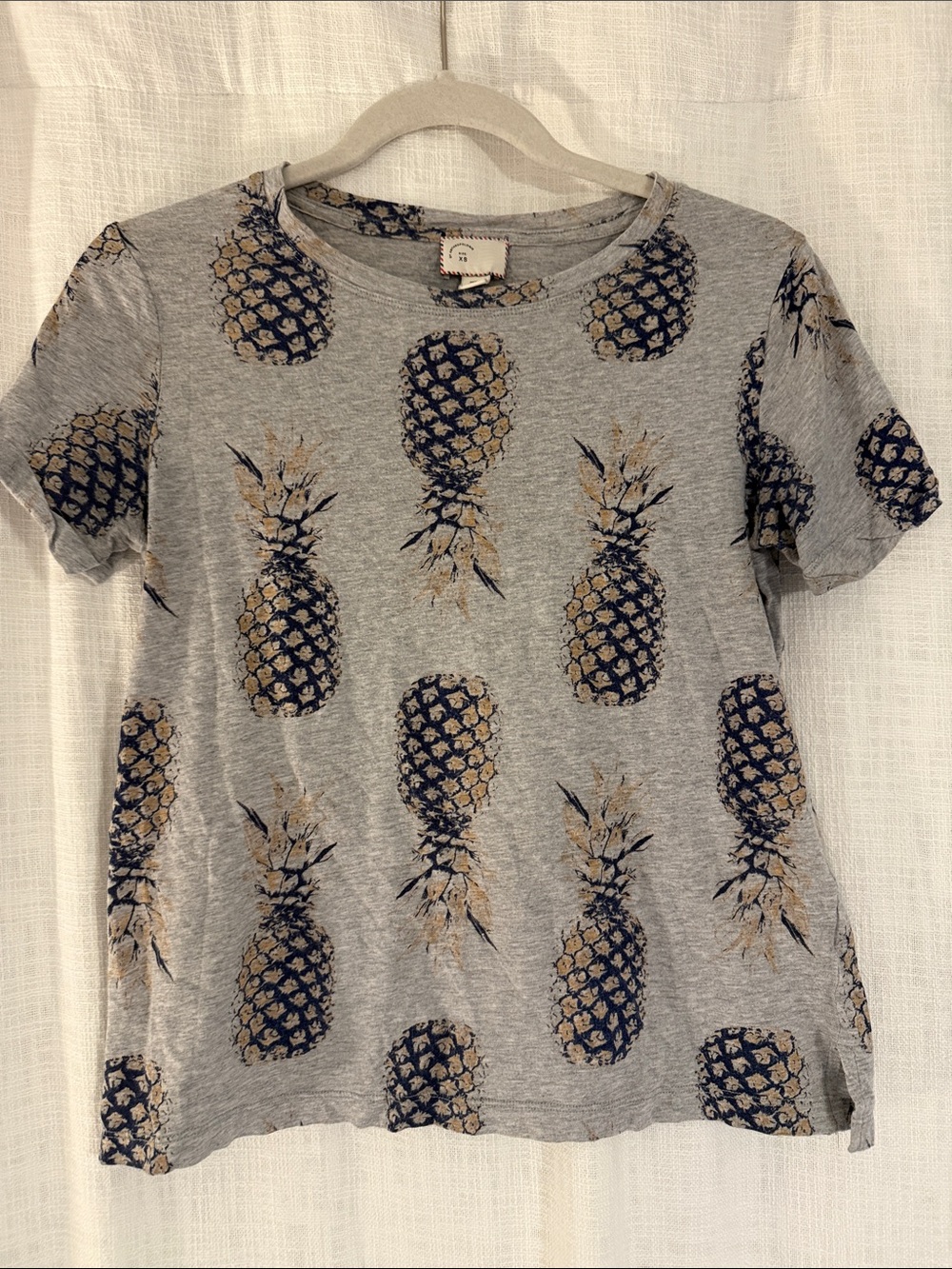 Anthropologie Gray Tee with Navy & Gold Pineapple Print